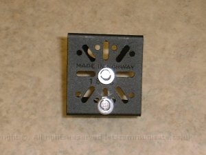 Dashmounsatnavbracket2ndtryfront.jpg - After finding the supplied mounting for my first screen would not fit I came up with some thing new to all it to be removable still. The bracket its self is from Dashmount.co.uk