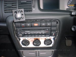 Dashmounsatnavbracketstep3.jpg - This is why I didnt use the included mount with my first touch screen. Here it is fitted in the car
