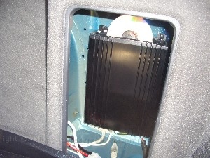 v5carpcvoom2fitted5.jpg - Here you can see the unit installed in the boot area