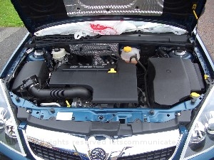 vectracdetailing4.jpg - The whole process took 8-9 hours over two days and I am looking at adding in claying and a new finishing wax on top of what you have seen here.For more expert help visit Detailing World where I learnt most of this from. Here is a arty shot from when its done.